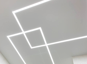 Потолок со световыми линиями - фото 3